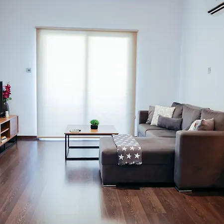 Stylish 2 Bedroom - Tourist Area Collection Limisso
