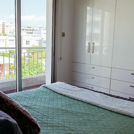 Stylish 2 Bedroom - Tourist Area Collection *