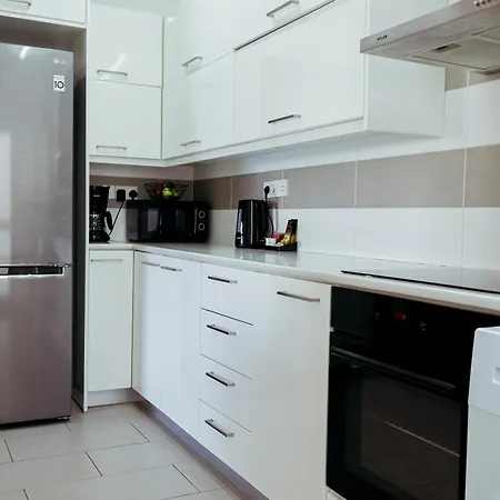 Stylish 2 Bedroom - Tourist Area Collection *